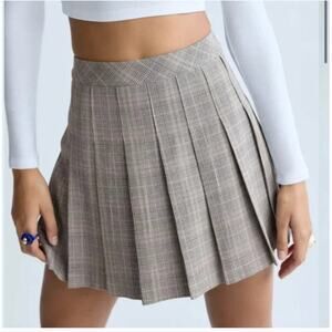 Sunday Best Aritzia Pleated Plaid Mini Skirt sz 2 Grey Tan